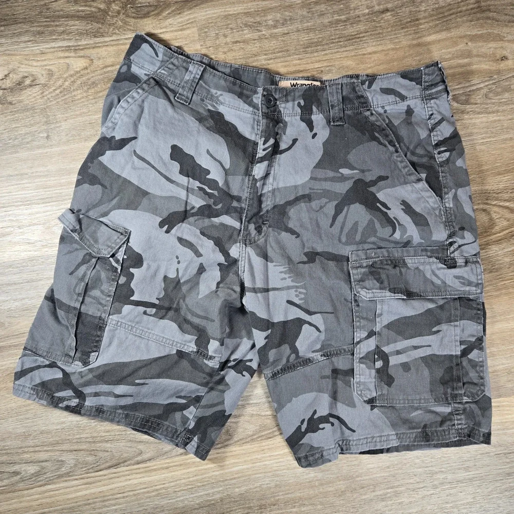 Wrangler Camo Cargo Shorts Mens 36 Green 10 Inseam Cotton Stretch Hunting